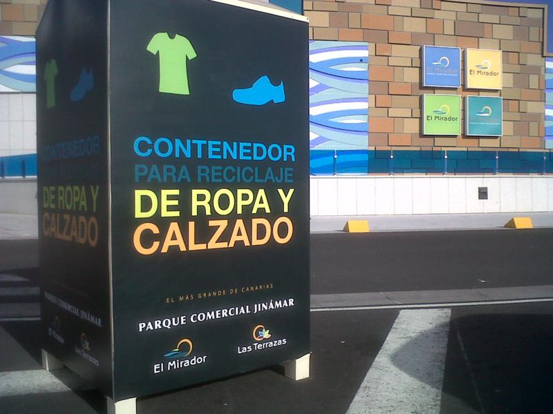 Instalación de contenedores en los Centros Comerciales de Las Terrazas y El Mirador en Gran Canaria